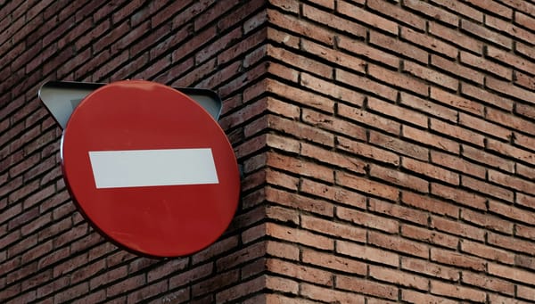 I Kicked My Analysts Out of the Data Warehouse (… And Why it Benefits Analysts!)